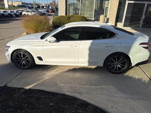 2023 Genesis G70 2.0T
