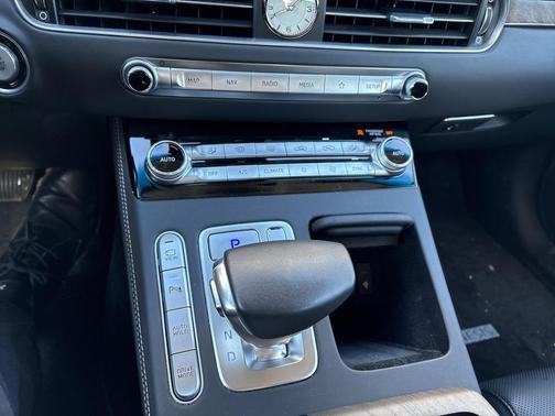 2022 Genesis G90 5.0 Ultimate