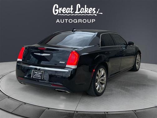 2017 Chrysler 300 Limited