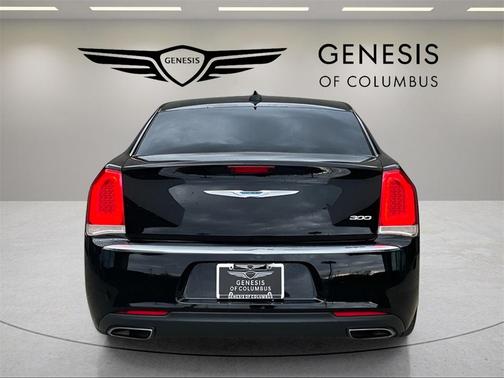 2017 Chrysler 300 Limited