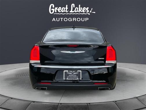 2017 Chrysler 300 Limited