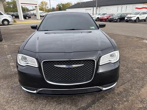 2017 Chrysler 300 Limited