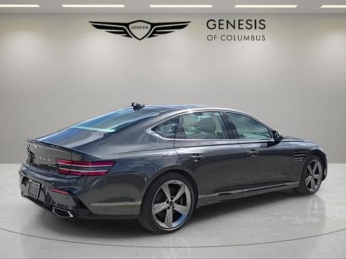 Makalu Gray 2026 Genesis G80 3.5T