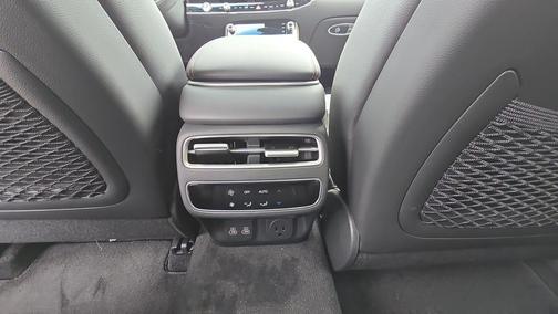 Uyuni White 2026 Genesis GV70 2.5T Sport Prestige