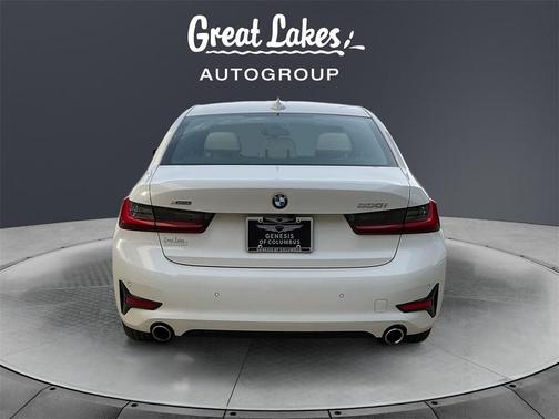 2022 BMW 330 i xDrive