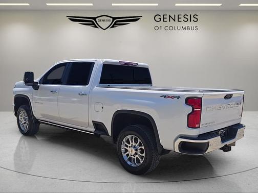 Iridescent Pearl Tricoat 2024 Chevrolet Silverado 2500 LTZ