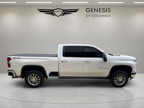 Iridescent Pearl Tricoat 2024 Chevrolet Silverado 2500 LTZ