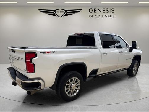 Iridescent Pearl Tricoat 2024 Chevrolet Silverado 2500 LTZ