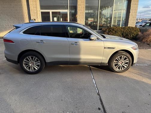 2018 Jaguar F-PACE 25t Prestige