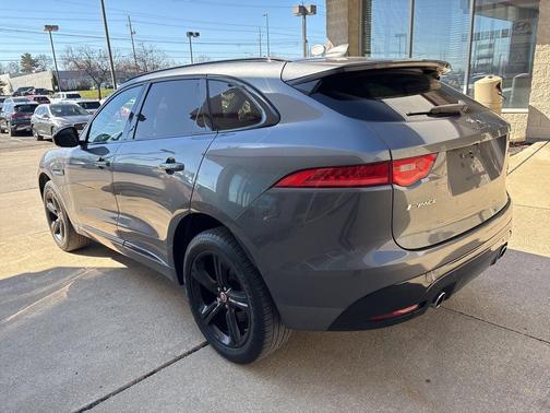 2019 Jaguar F-PACE S