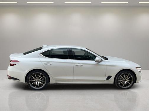 2026 Genesis G70 2.5T Standard