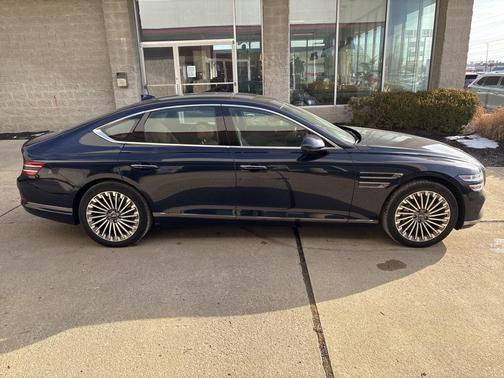 2023 Genesis Electrified G80 Base