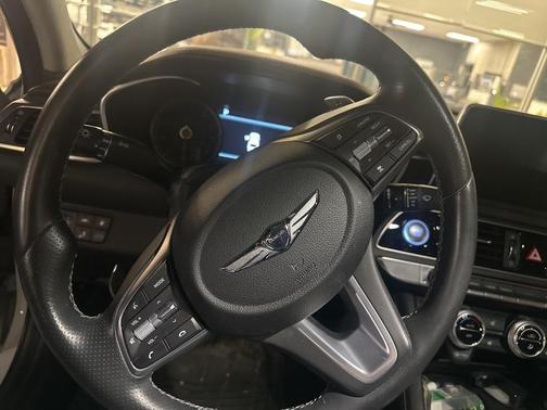 2020 Genesis G70 2.0T