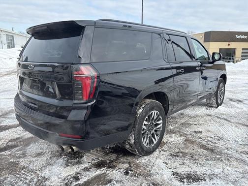 2025 Chevrolet Suburban Z71