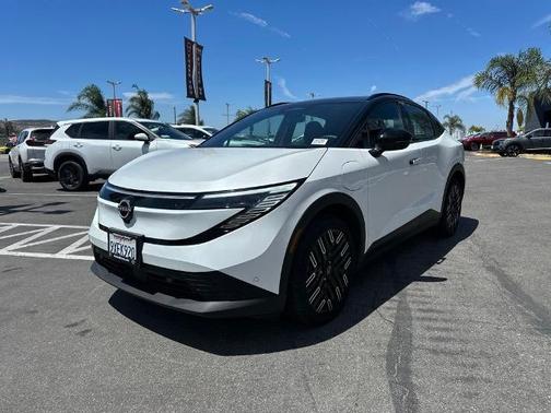 White / Black 2026 Nissan Leaf PLAT+