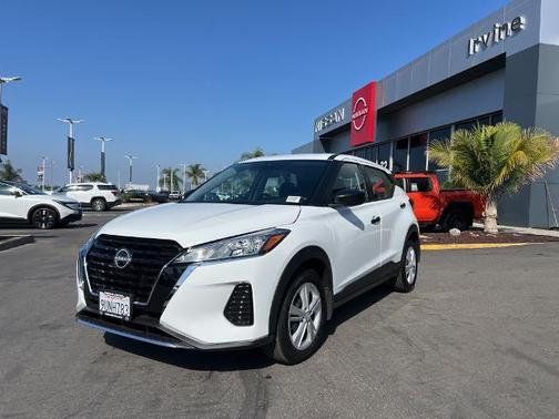 2025 Nissan Kicks Play S