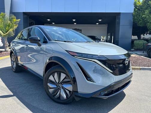 2 Tone Gray / Black Roof 2023 Nissan ARIYA VENTURE+
