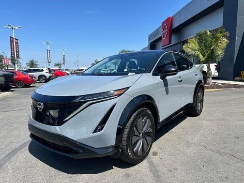2 Tone Gray / Black Roof 2023 Nissan ARIYA VENTURE+