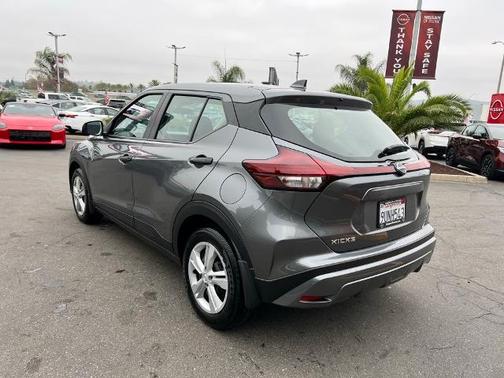 2025 Nissan Kicks Play S