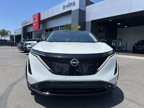 2t Wht Blk Roof 2024 Nissan ARIYA EVOLVE+