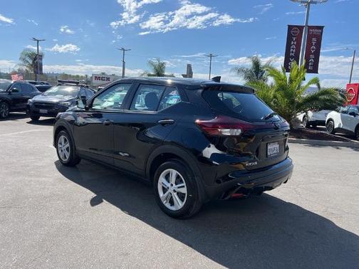 2025 Nissan Kicks Play S