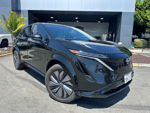 Black Diamond Pearl 2023 Nissan ARIYA ENGAGE