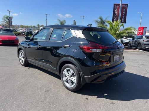 2025 Nissan Kicks Play S