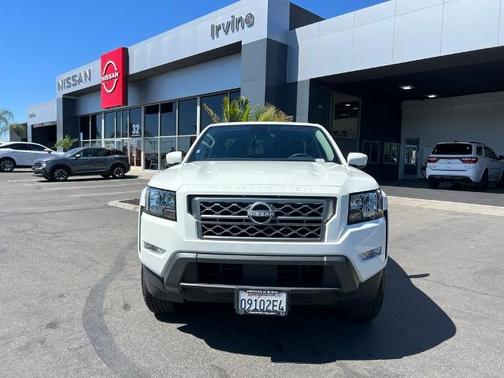 2024 Nissan Frontier SV