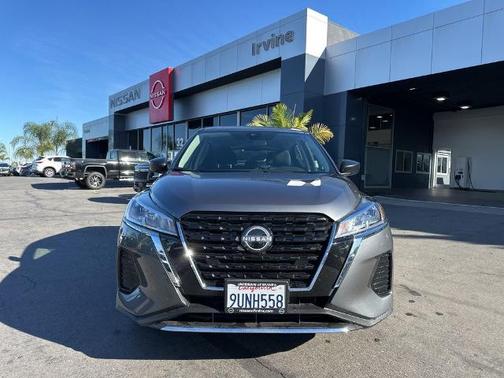 Gun Metallic 2025 Nissan Kicks Play S