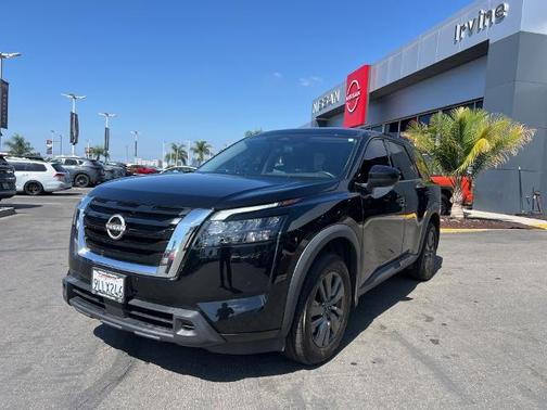2024 Nissan Pathfinder S