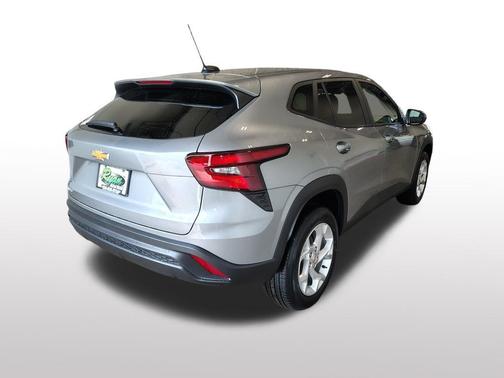 Sterling Gray Metallic 2026 Chevrolet Trax LS