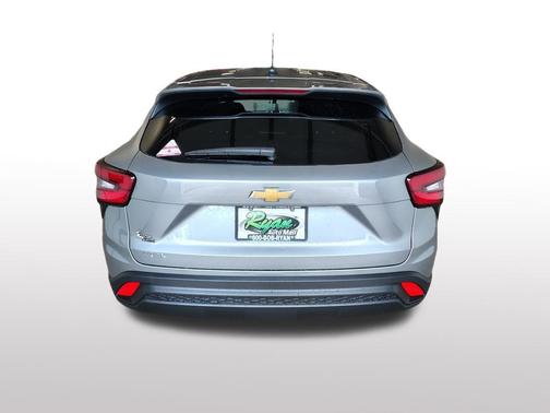 Sterling Gray Metallic 2026 Chevrolet Trax LS