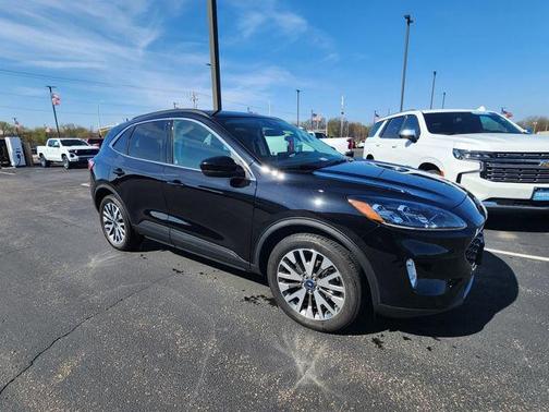 2022 Ford Escape Titanium
