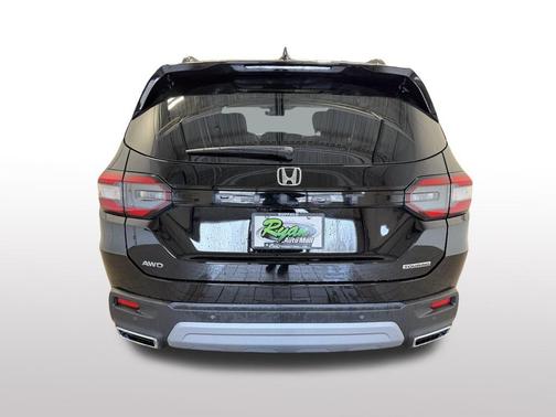 2025 Honda Pilot Touring 8-Passenger