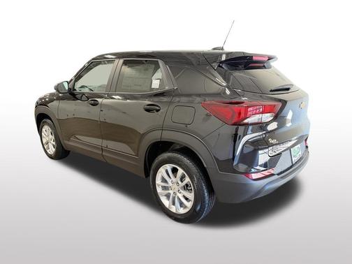Mosaic Black Metallic 2026 Chevrolet Trailblazer LS