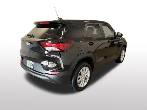 Mosaic Black Metallic 2026 Chevrolet Trailblazer LS