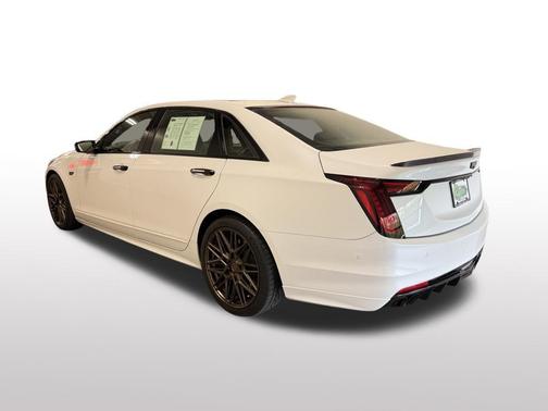 Crystal White Tricoat 2019 Cadillac CT6-V Blackwing