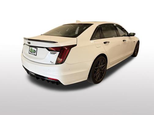 Crystal White Tricoat 2019 Cadillac CT6-V Blackwing