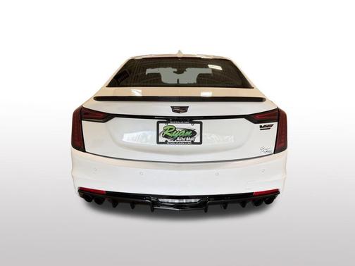 Crystal White Tricoat 2019 Cadillac CT6-V Blackwing