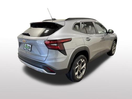 Sterling Gray Metallic 2026 Chevrolet Trax LT