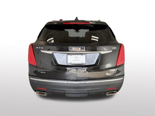 Stellar Black Metallic 2017 Cadillac XT5 Luxury