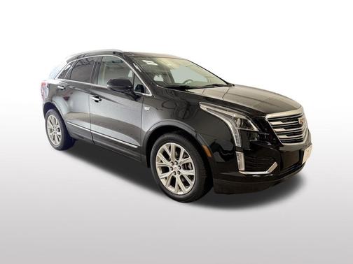 Stellar Black Metallic 2017 Cadillac XT5 Luxury
