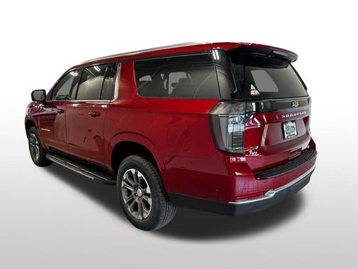 2025 Chevrolet Suburban LT