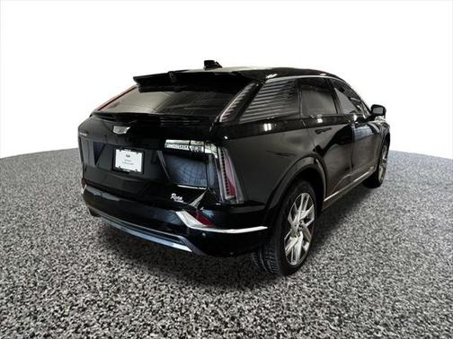 2025 Cadillac OPTIQ Luxury 1 AWD