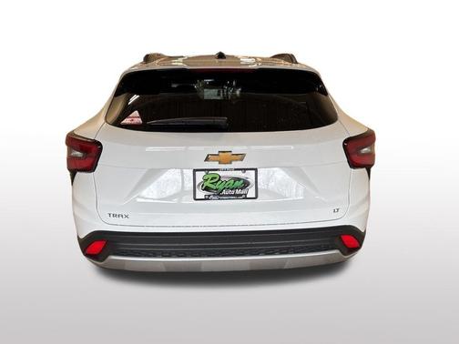 Summit White 2026 Chevrolet Trax LT