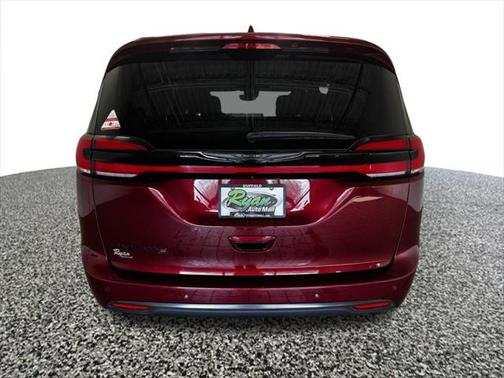 2021 Chrysler Pacifica Touring