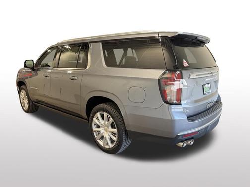 Satin Steel Metallic 2022 Chevrolet Suburban 4WD High Country