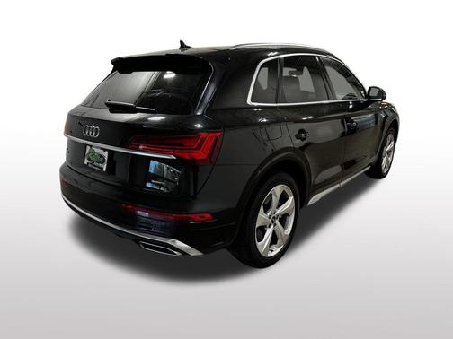 2022 Audi Q5 45 S line Premium Plus