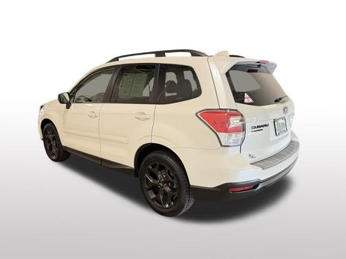 Crystal White Pearl 2018 Subaru Forester 2.5i Premium Black Edition