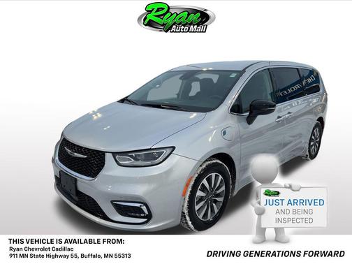 2024 Chrysler Pacifica Hybrid Select